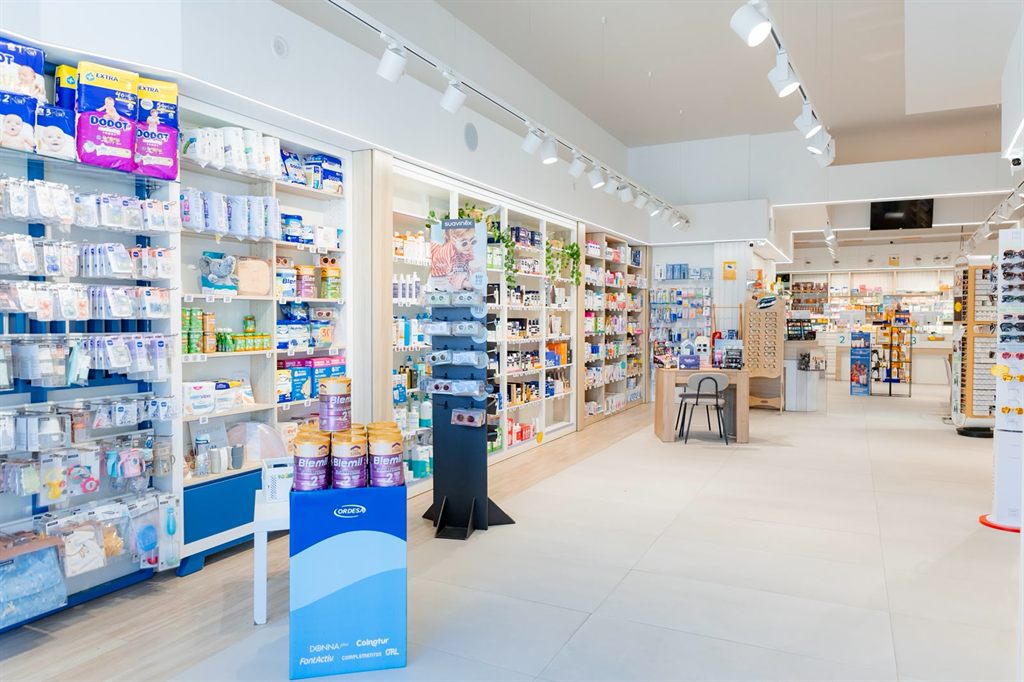 Zona infantil y de puericultura de la farmacia Alameda Vella en Cangas